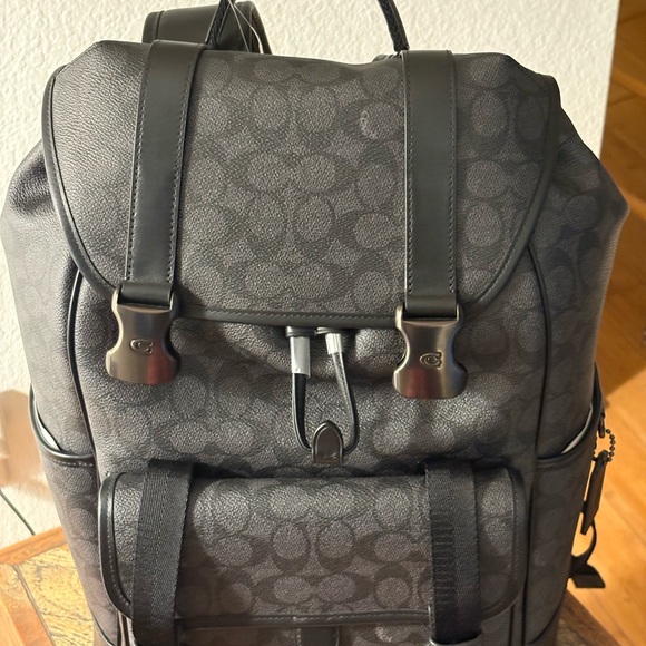 black-owned leather backpack company Rep Black Owned Minimalist aspen sport laptop backpack Freshwater Lures metal logo Model:CJ-C-601XHa